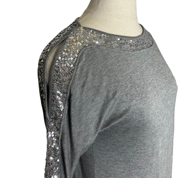 Cable & Gauge Gray Silver Sequin Blouse Dolman Open Slit Sleeve Size XS - Picture 6 of 14